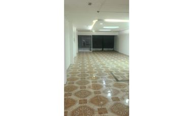 En renta local comercial sector Manta 2000