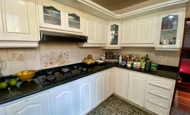 SE VENDE AMPLIA CASA EN EL BARRIO EL JARDIN, SANTA MARTA