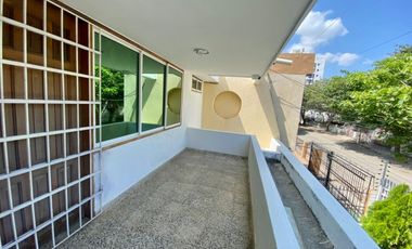 SE VENDE AMPLIA CASA EN EL BARRIO EL JARDIN, SANTA MARTA