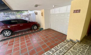 SE VENDE AMPLIA CASA EN EL BARRIO EL JARDIN, SANTA MARTA