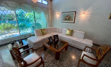 SE VENDE AMPLIA CASA EN EL BARRIO EL JARDIN, SANTA MARTA