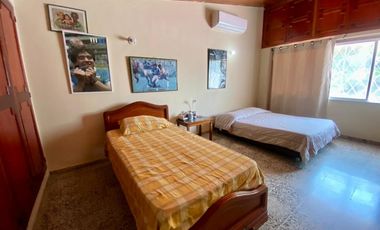 SE VENDE AMPLIA CASA EN EL BARRIO EL JARDIN, SANTA MARTA