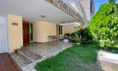 SE VENDE AMPLIA CASA EN EL BARRIO EL JARDIN, SANTA MARTA