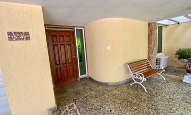SE VENDE AMPLIA CASA EN EL BARRIO EL JARDIN, SANTA MARTA