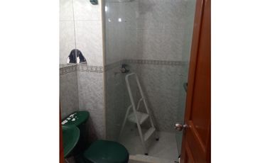 Rento casa en conjunto cerrado en chia de dos niveles.