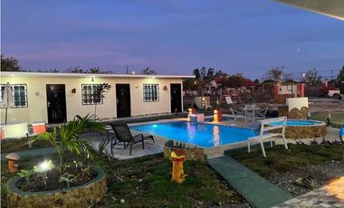 ALQUILER VACACIONAL, CASA EN NUEVA GORGONA, CON PISCINA Y AMOBLADA.