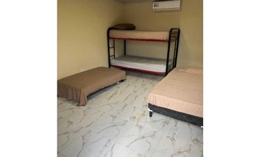 ALQUILER VACACIONAL, CASA EN NUEVA GORGONA, CON PISCINA Y AMOBLADA.