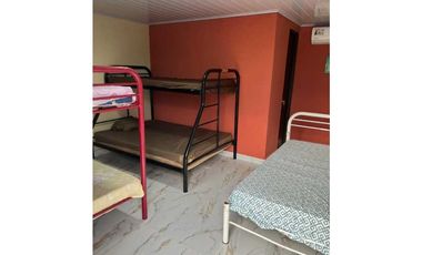 ALQUILER VACACIONAL, CASA EN NUEVA GORGONA, CON PISCINA Y AMOBLADA.