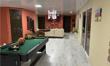 ALQUILER VACACIONAL, CASA EN NUEVA GORGONA, CON PISCINA Y AMOBLADA.