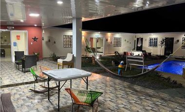 ALQUILER VACACIONAL, CASA EN NUEVA GORGONA, CON PISCINA Y AMOBLADA.