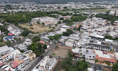 Avenida Manabí  Frente al IESS