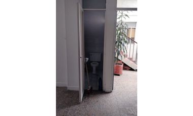 OFICINA CON BODEGA EN ARRIENDO, SECTOR CORFERIAS