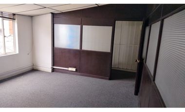 OFICINA CON BODEGA EN ARRIENDO, SECTOR CORFERIAS