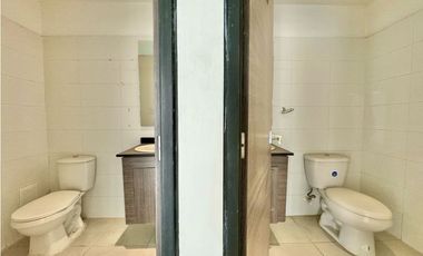 Se vende local comercial / oficina de atención al público