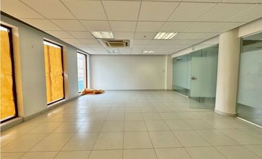 Se vende local comercial / oficina de atención al público