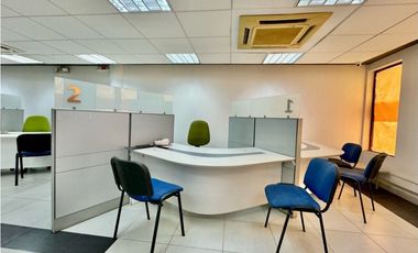 Se vende local comercial / oficina de atención al público