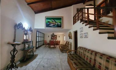 Casa comercial en arriendo Alto Prado