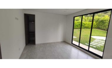 Casa campestre de 2000 M2 en La Mesa Cund, agradable vista