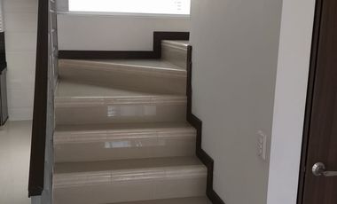 CASA A - ARRIENDO COTA  A.A.R.H.