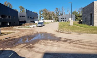 Depósito en  ALQUILER - Ruta 8 y 6
