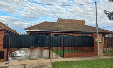 CASA EN VENTA  ESCOBAR