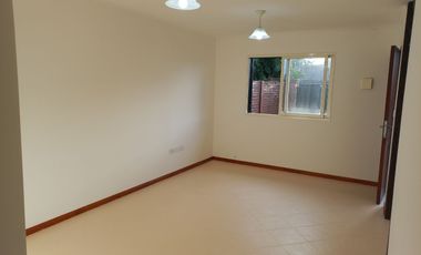 CASA EN VENTA  ESCOBAR