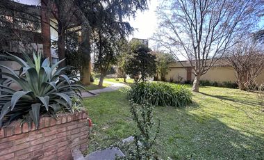 Departamento en centro de Pilar, 2 ambientes amoblado, impecable!