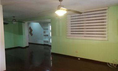 Vendo casa duplex en Condado del Rey, Tumba Muerto