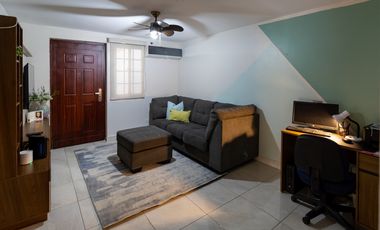 Se vende casa unifamiliar con patio, Limajos Tumba Muerto