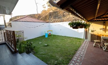 Se vende casa unifamiliar con patio, Limajos Tumba Muerto