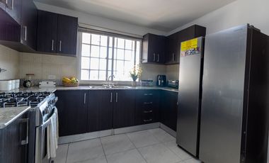 Se vende casa unifamiliar con patio, Limajos Tumba Muerto