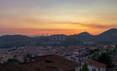 Se vende casa unifamiliar con patio, Limajos Tumba Muerto