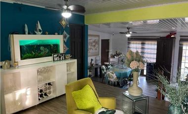ALQUILER DE HERMOSA CASA EN NUEVA GORGONA, CON PISCINA, AMOBLADA
