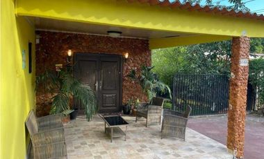 ALQUILER DE HERMOSA CASA EN NUEVA GORGONA, CON PISCINA, AMOBLADA
