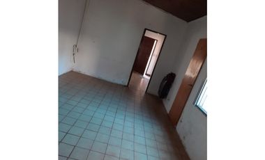 CASA + DOS DEPARTAMENTOS