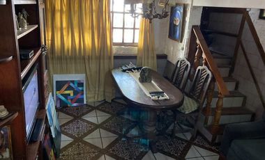 Casa PH en venta en Bernal Oeste