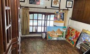 Casa PH en venta en Bernal Oeste