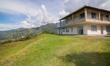 CASA CAMPESTRE en VENTA en Copacabana Vereda El Convento