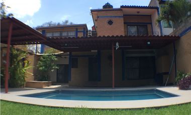 Casa en venta en Morelos Xochitepec con alberca
