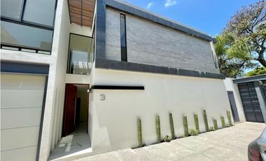 Casa en Cuernavaca con ALBERCA en privada