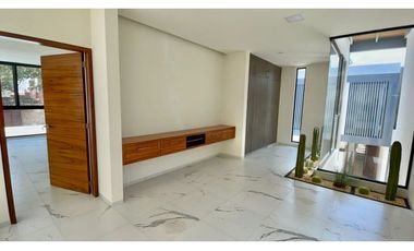 Casa en Cuernavaca con ALBERCA en privada