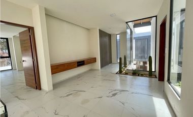 Casa en Cuernavaca con ALBERCA en privada