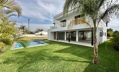 Casa en venta en Morelos Paraiso Country Club