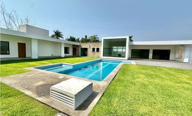Casa en Venta en Morelos Tezoyuca - 1,700 metros