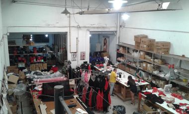 VENTA GALPÓN 350M²   C/ DEPTO 3 AMB. PTA. ALTA  EN R. MEJÍA   BUEN ESTADO