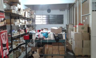 VENTA GALPÓN 350M²   C/ DEPTO 3 AMB. PTA. ALTA  EN R. MEJÍA   BUEN ESTADO