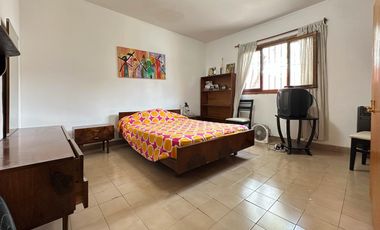 Casa 3 amb con garage, patio y quincho. Zona San Juan.