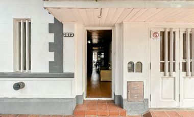 Casa 3 amb con garage, patio y quincho. Zona San Juan.