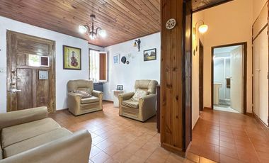 Casa 3 amb con garage, patio y quincho. Zona San Juan.