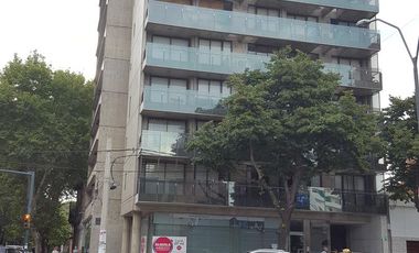 Local en venta en Pichincha, Rosario c/ excelente calidad constructiva.